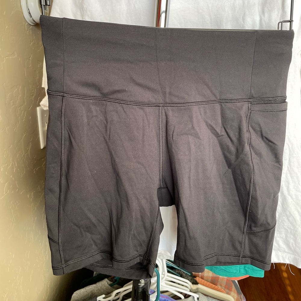 Women’s Calia Biker Shorts w/ Pockets
